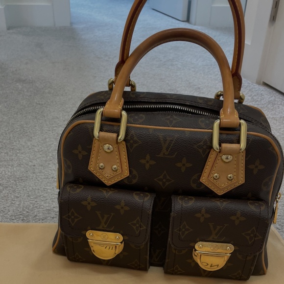 LOUIS VUITTON Monogram Manhattan PM - Picture 6 of 15